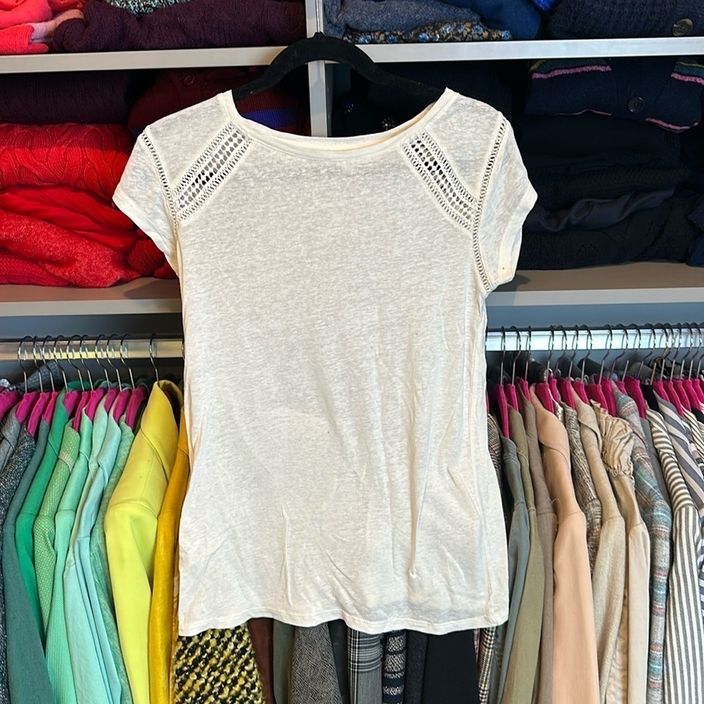 Loft ivory short sleeve scoop neck embroidered top size XS​